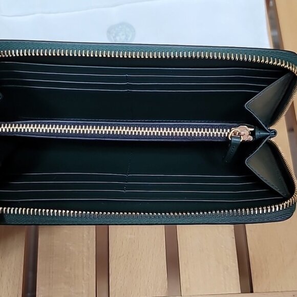 NWOT Versace Calfskin Medusa Zip Around Wallet - Picture 11 of 11